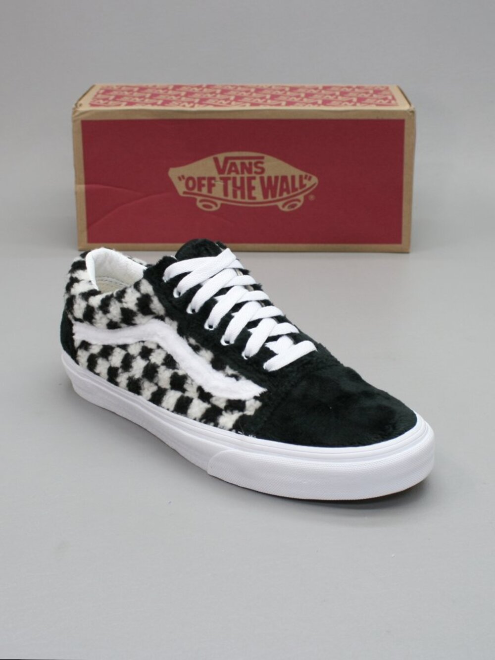Vans Ladies 9.5/Men's 8 Old Skool Checkerboard Sherpa Black White Shoes Sneakers
